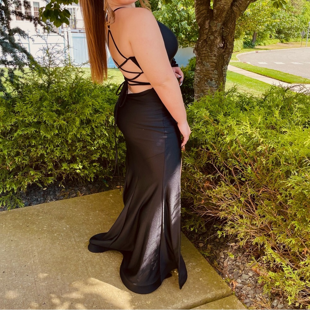 La Femme’s Prom Dress- used only once • EUC (Excellent Used Condition) Size 10 - Picture 10 of 10